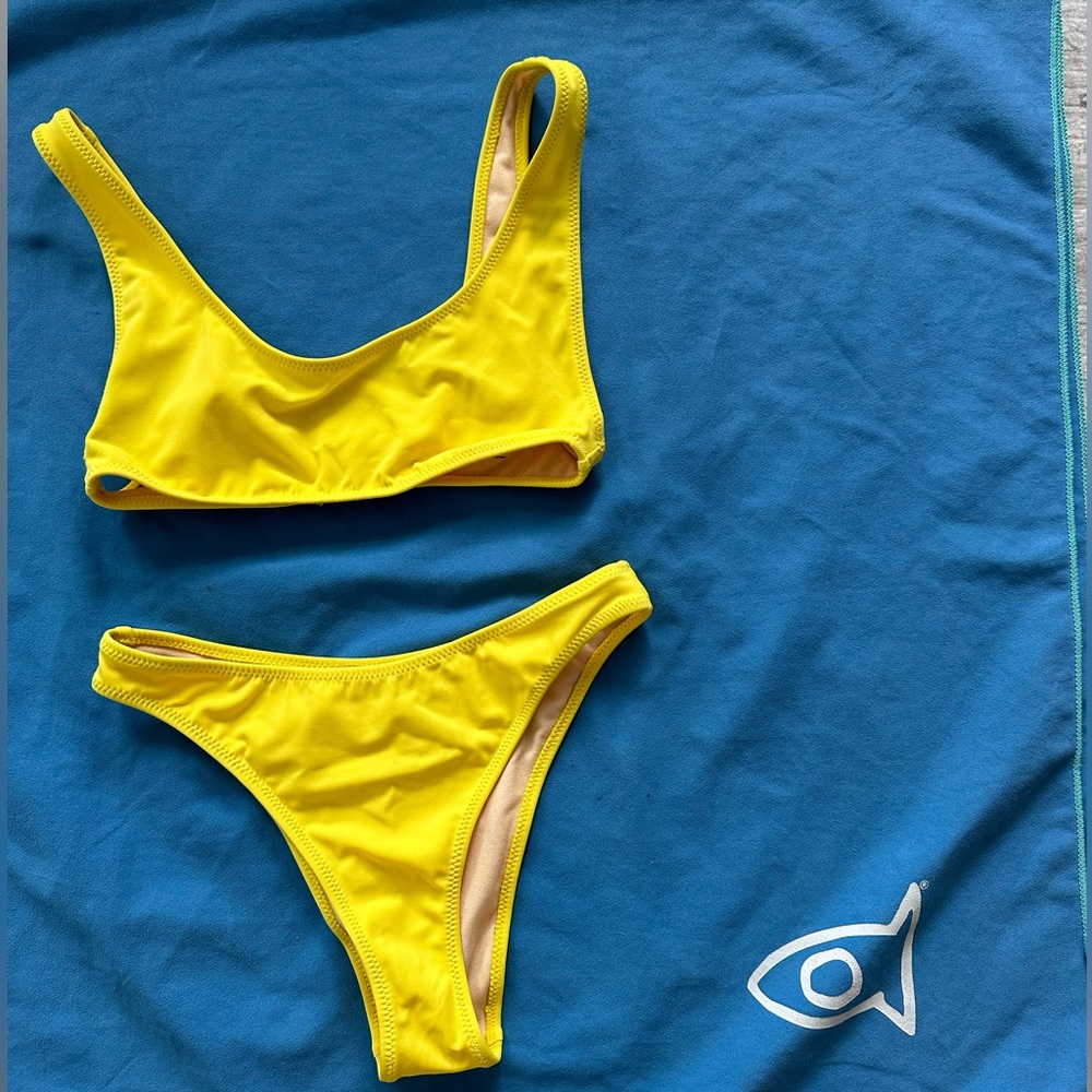 PacSun bikini set.